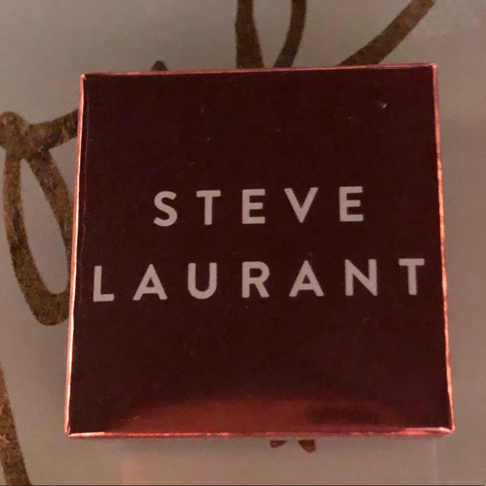 **Steve Laurant Blush**